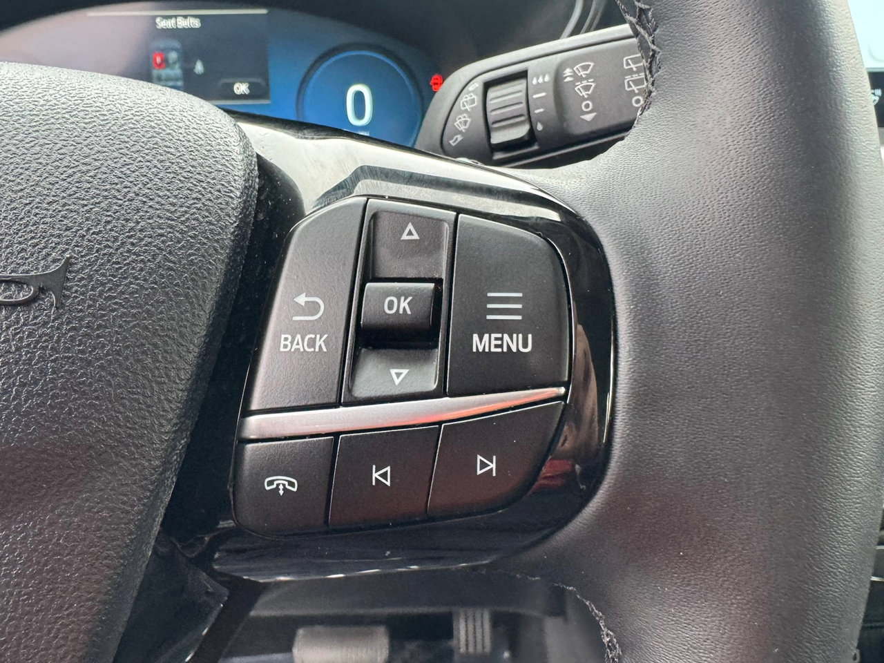 Used 2025 Ford Escape Active w/ Active Premium Tech Pack image 30