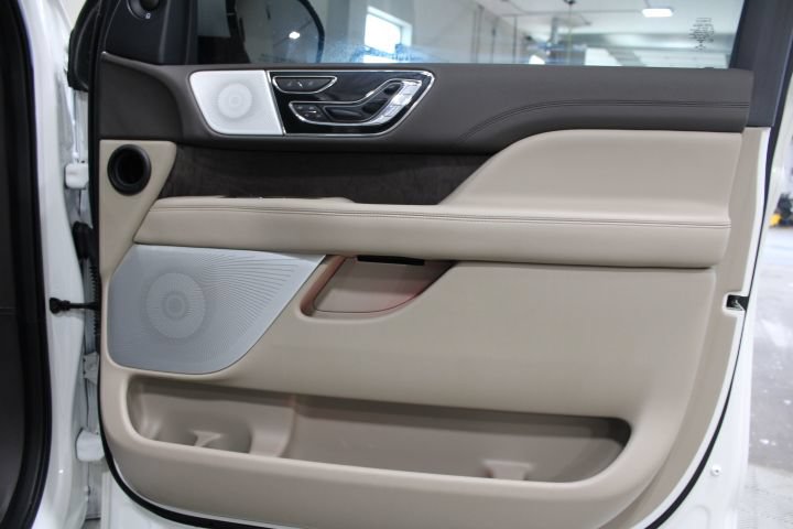 Used 2022 Lincoln Navigator L Reserve AWD/4WD image 30