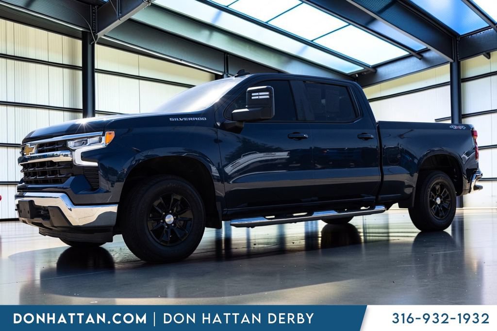 Used 2022 Chevrolet Silverado 1500 LT AWD/4WD image 2