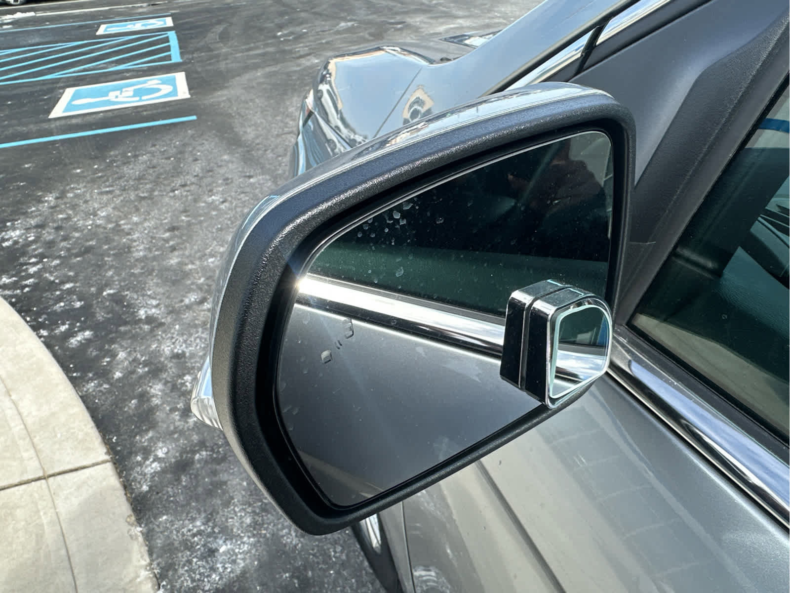 Used 2023 Ford Edge Titanium image 19