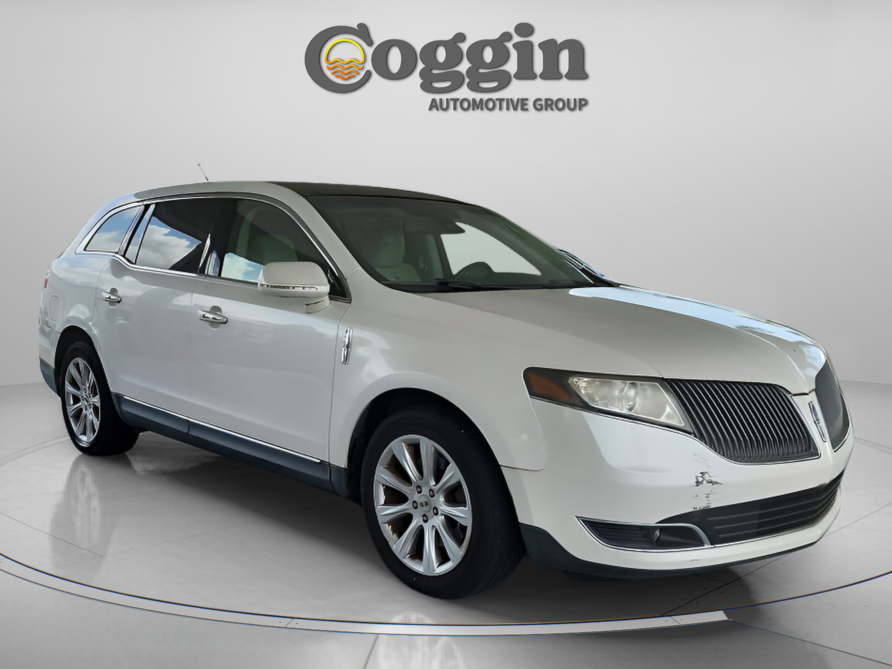 Used 2014 Lincoln MKT FWD image 7