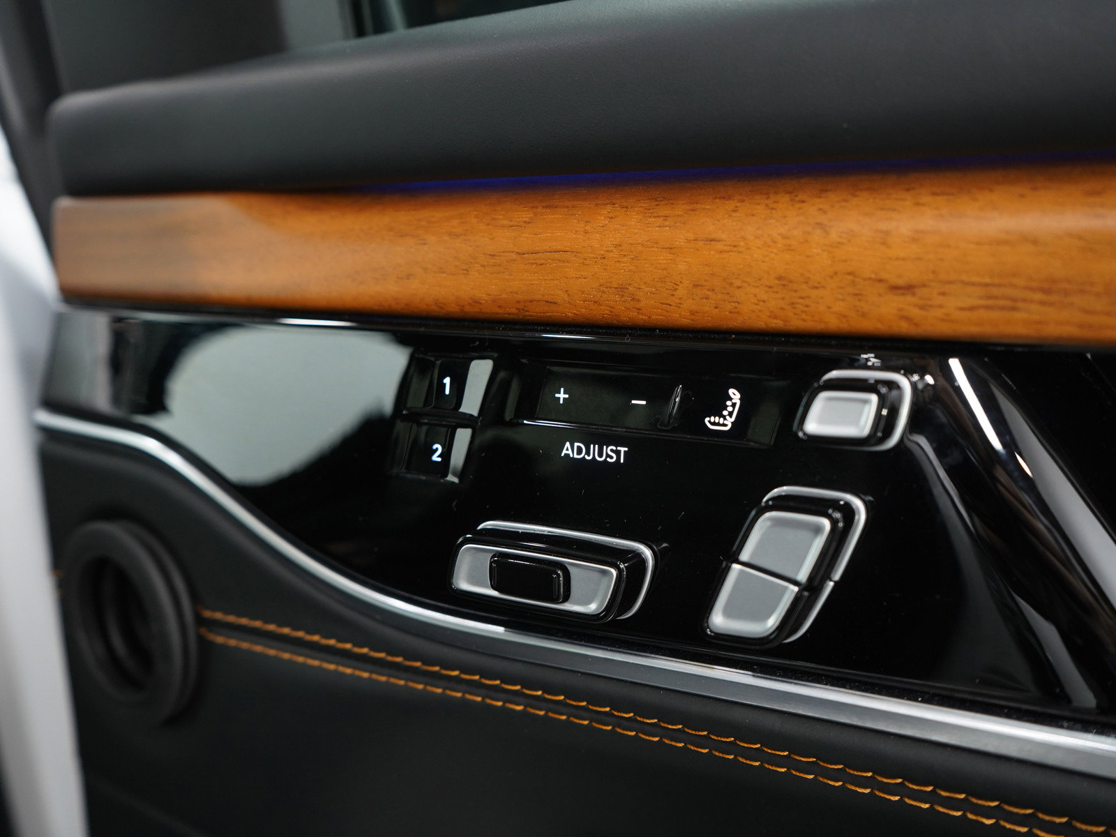 Used 2024 Jeep Grand Wagoneer L Series III image 14