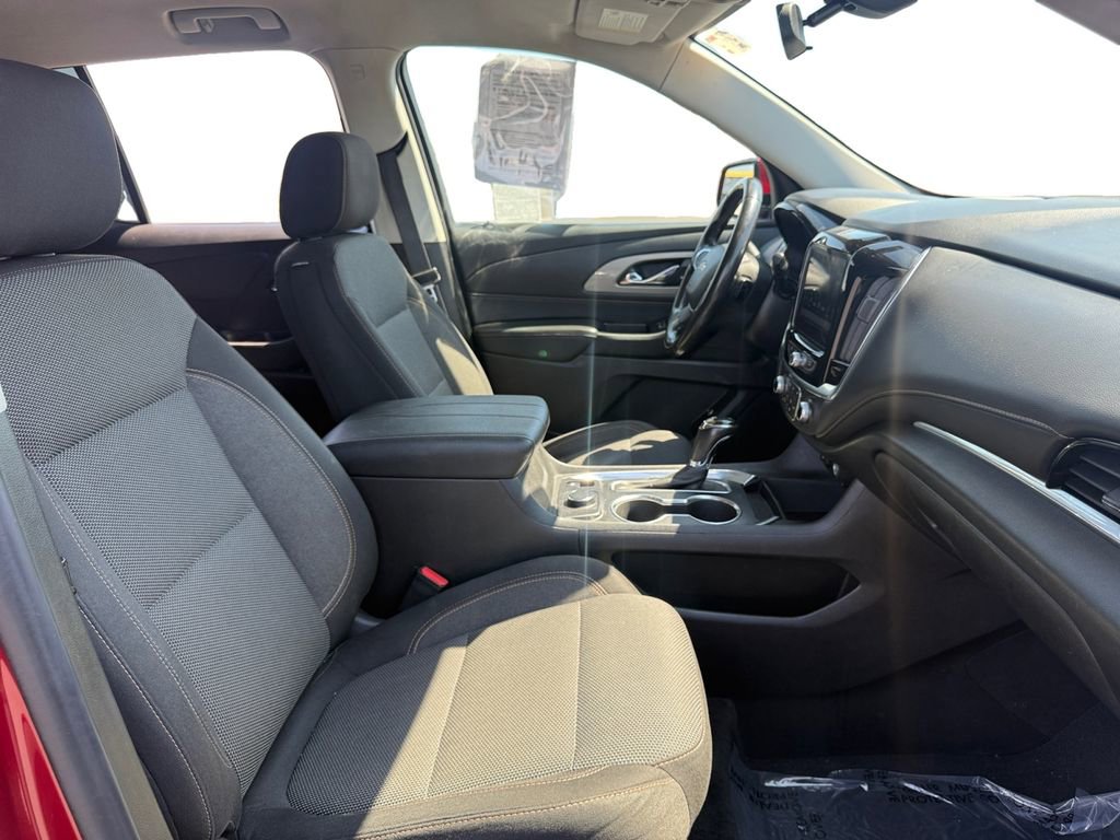 Used 2019 Chevrolet Traverse LT FWD image 17