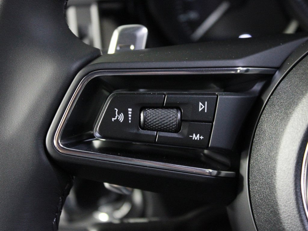 Certified 2026 Porsche Macan AWD/4WD image 22