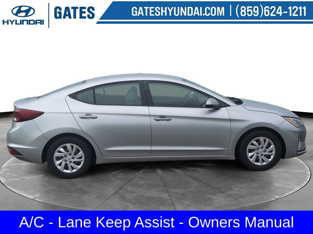 Used 2020 Hyundai Elantra SE FWD image 3
