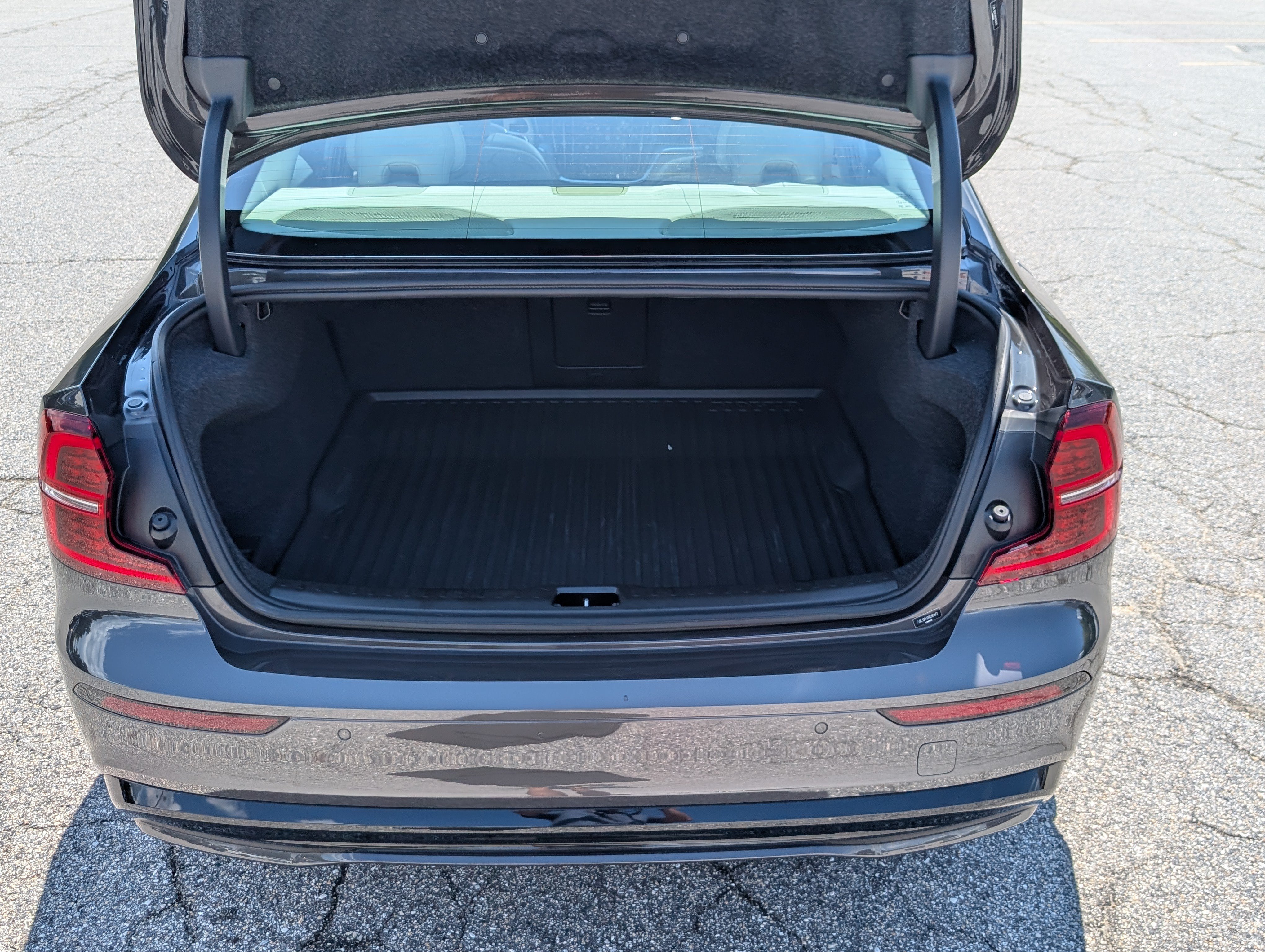 Used 2024 Volvo S60 B5 Core w/ Climate Package FWD image 13