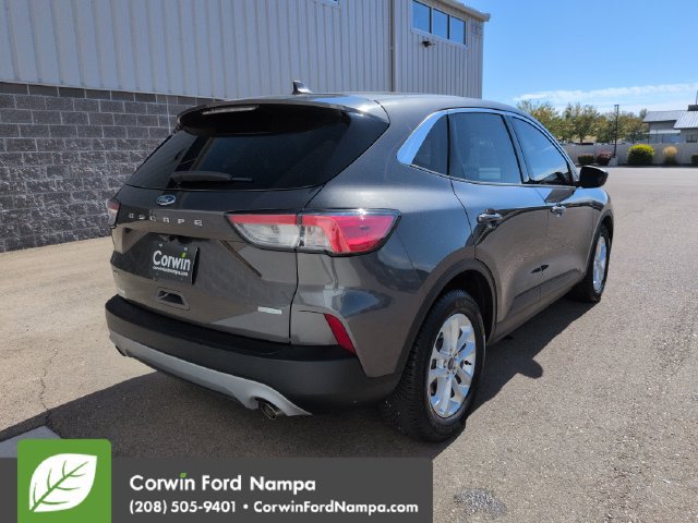 Used 2020 Ford Escape SE FWD image 3