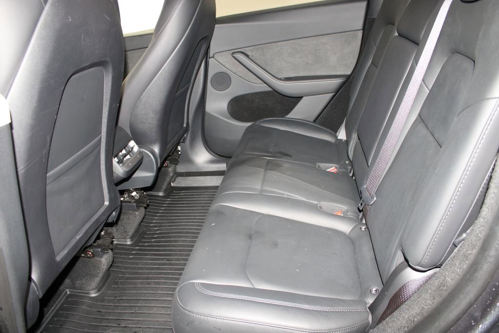 Used 2024 Tesla Model Y Long Range image 23