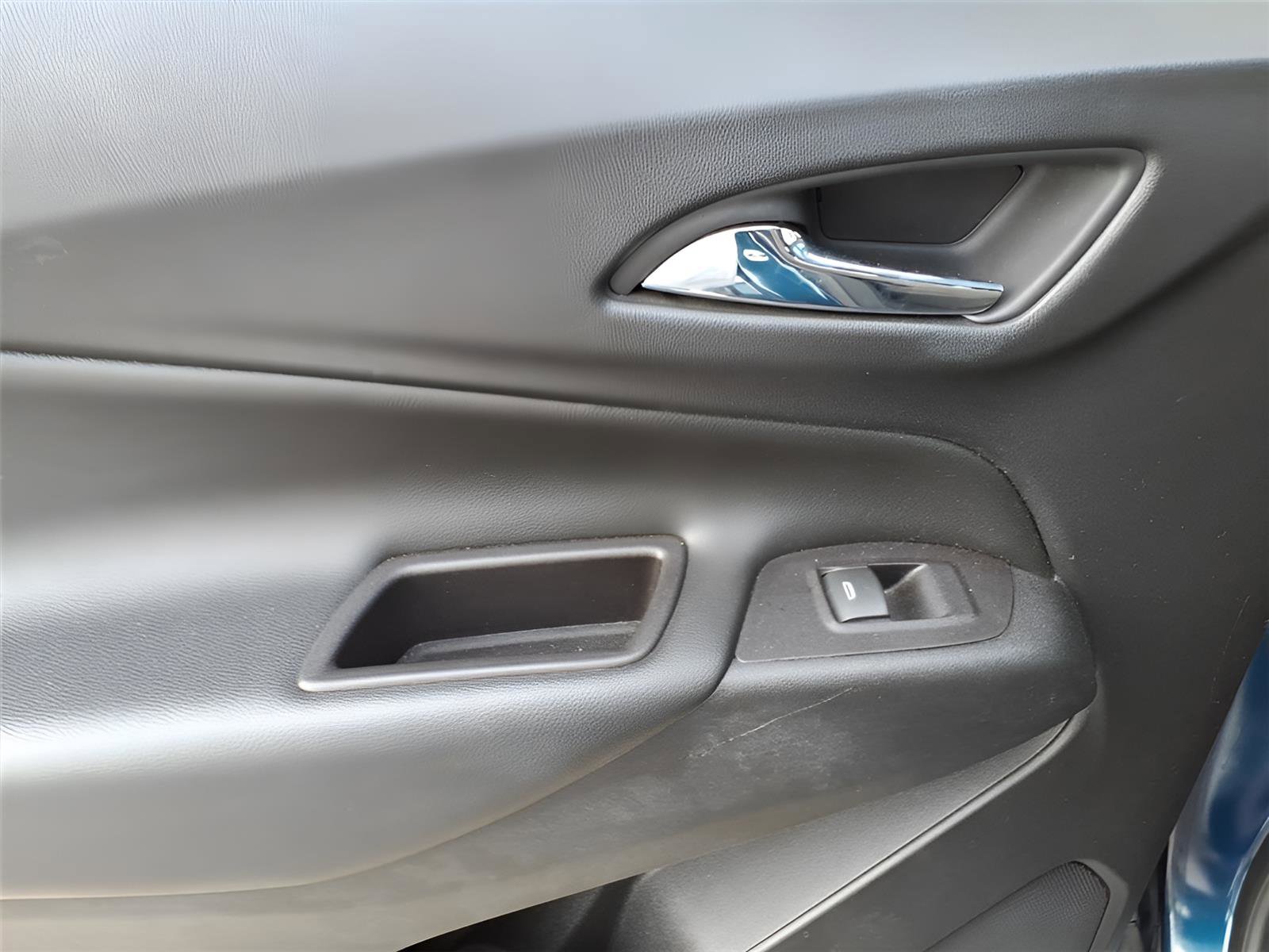 Used 2020 Chevrolet Equinox LT image 11