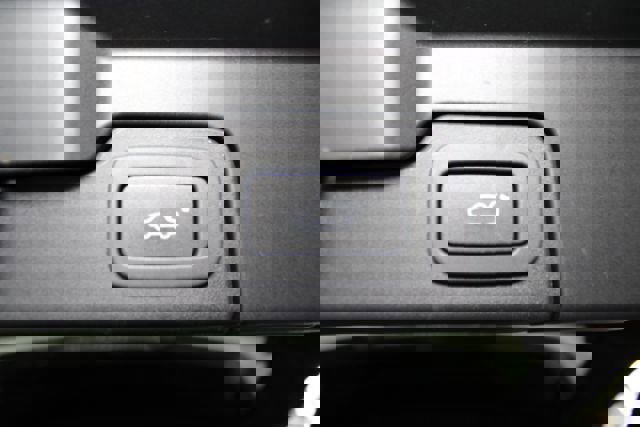 Used 2013 Land Rover Range Rover Evoque Pure Plus image 23