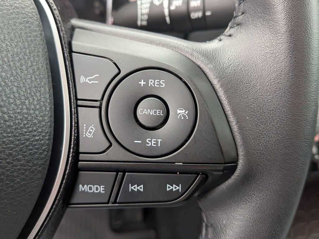 Used 2021 Toyota RAV4 Limited image 21