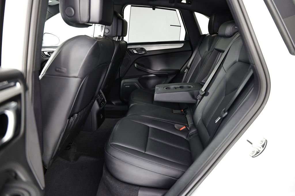 Certified 2026 Porsche Macan image 28
