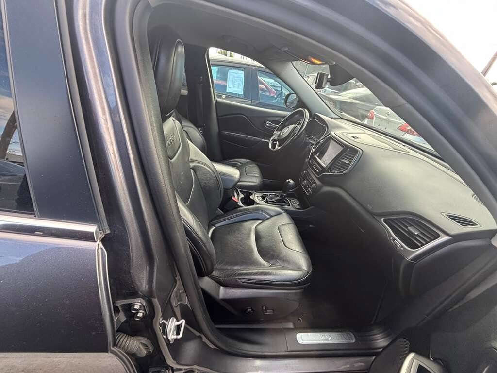 Used 2020 Jeep Cherokee Limited image 8