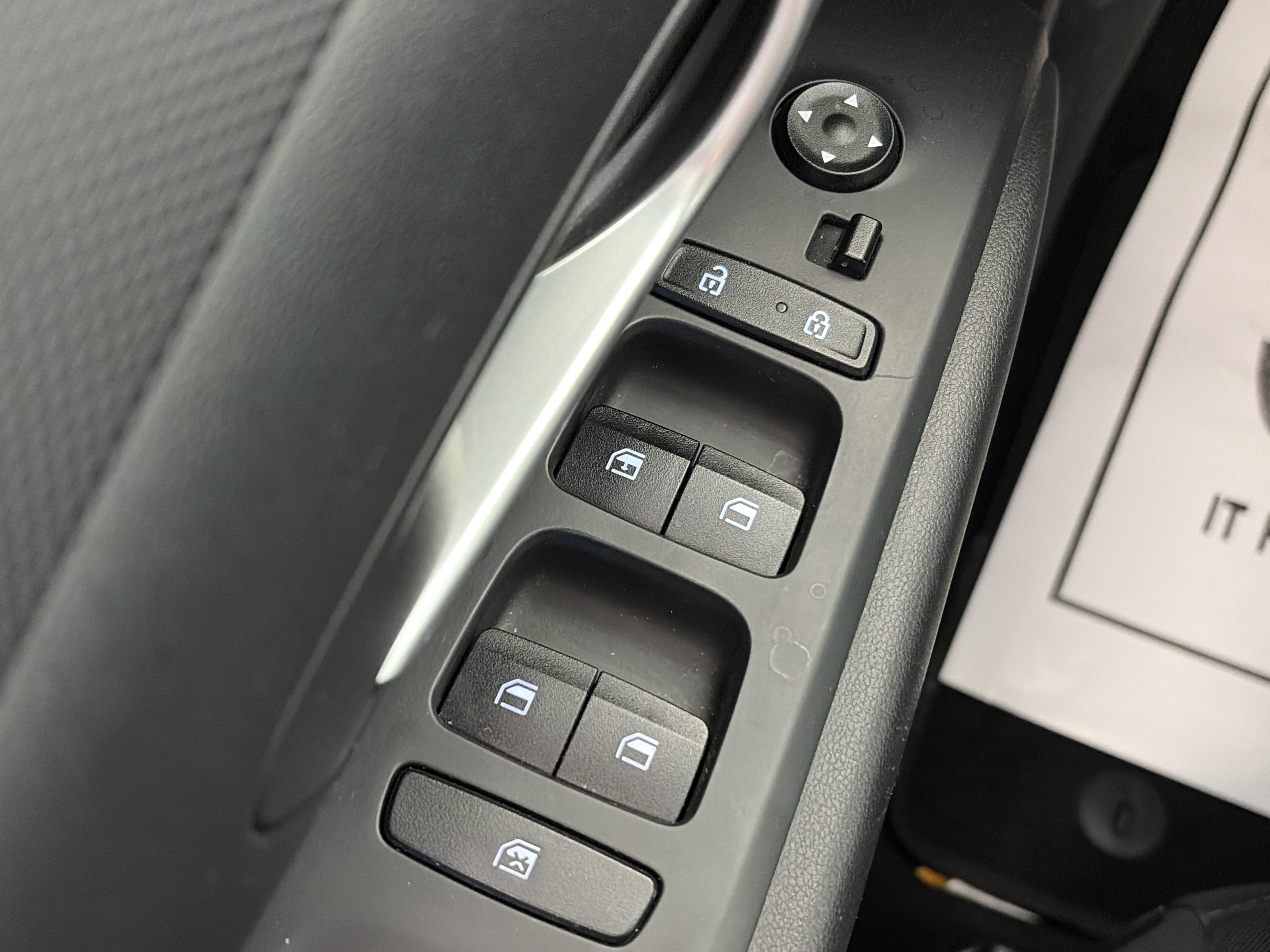 Certified 2024 Hyundai Tucson SE FWD image 28
