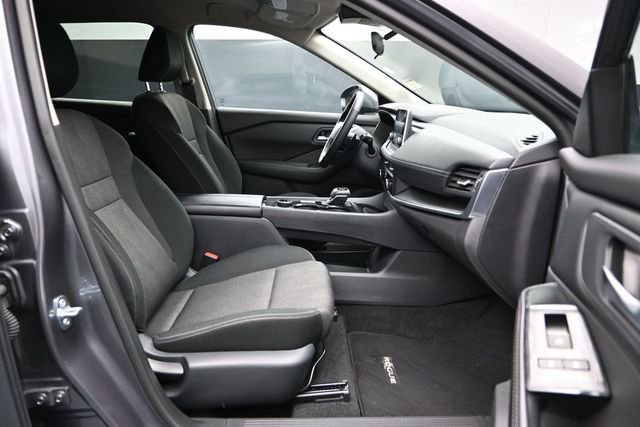 Used 2025 Nissan Rogue SV AWD/4WD image 17