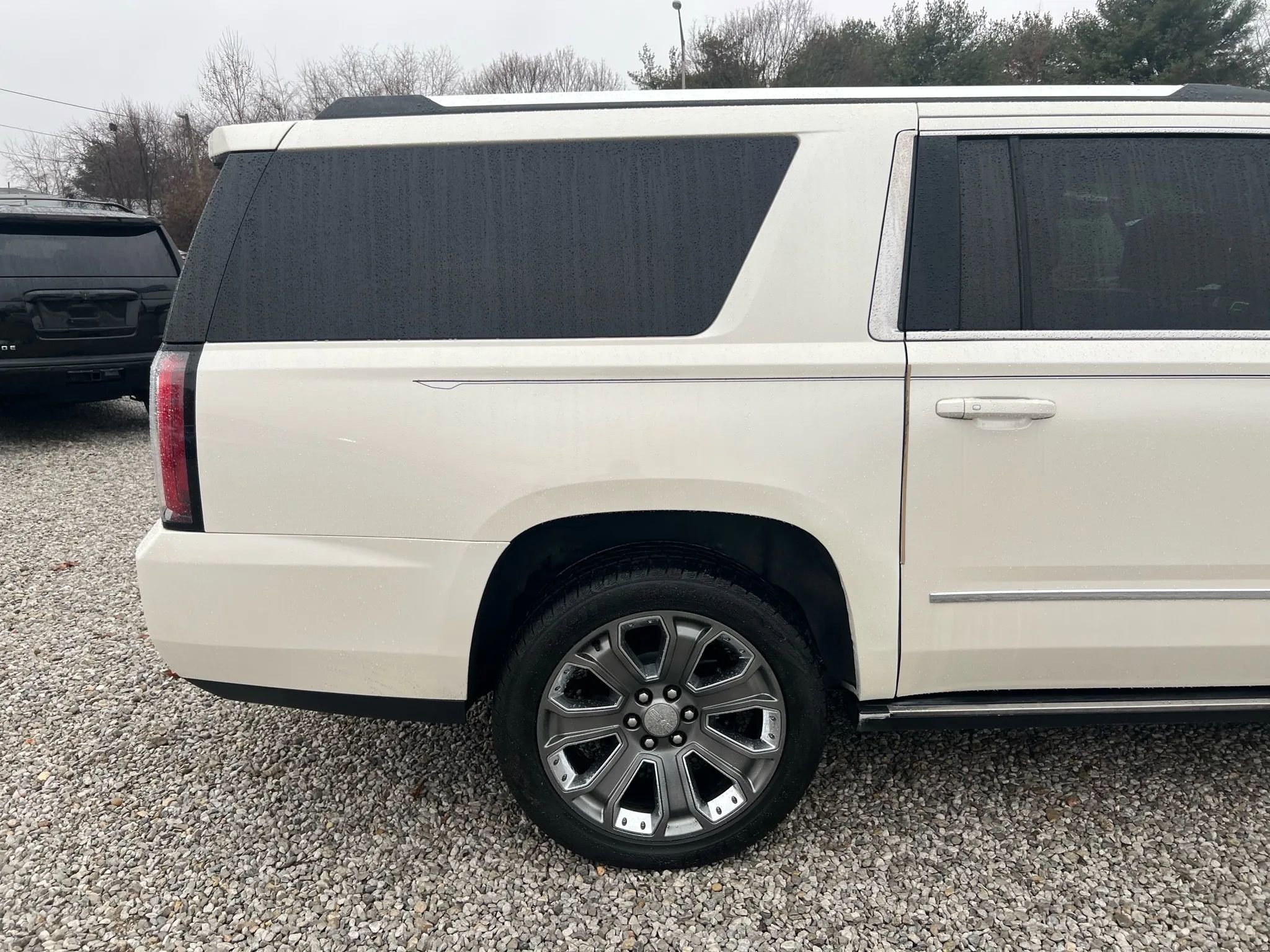 Used 2015 GMC Yukon XL Denali w/ Touring Package image 9