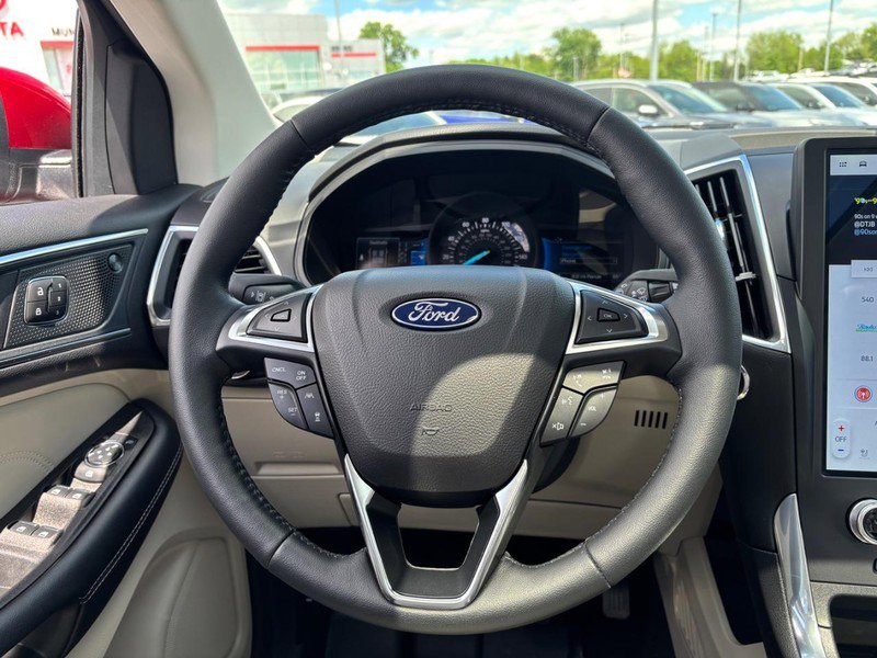 Used 2024 Ford Edge Titanium w/ Titanium Elite Package AWD/4WD image 12
