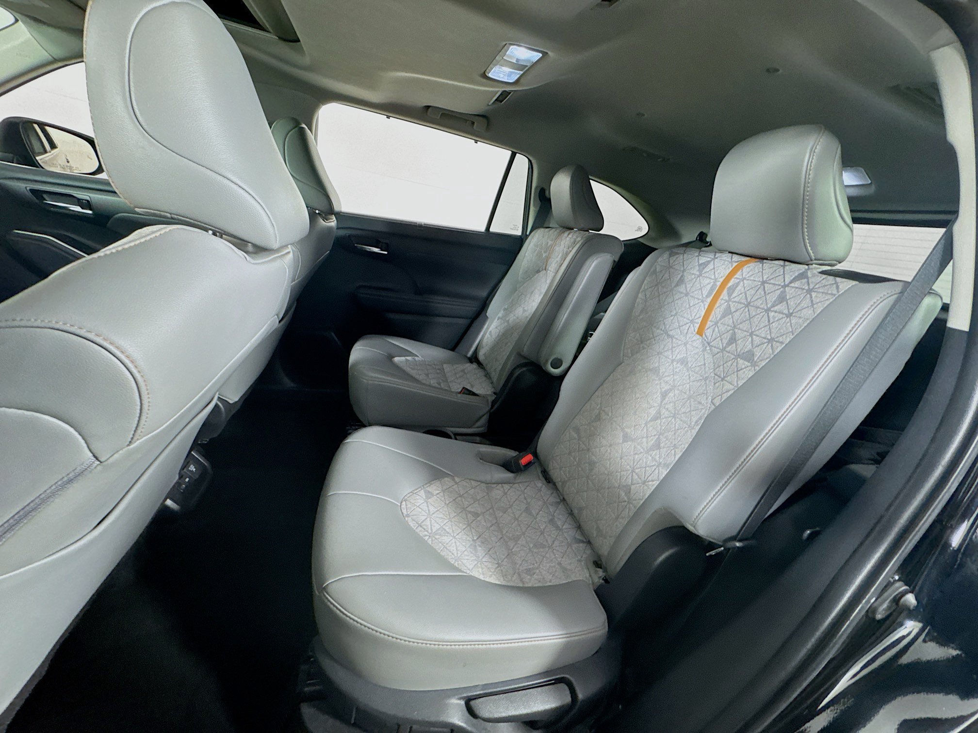 Used 2023 Toyota Highlander Bronze Edition AWD/4WD image 18
