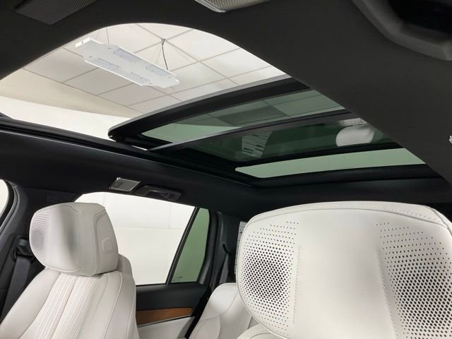 New 2026 Cadillac Vistiq Sport w/ LPO, Floor Liner Package image 21
