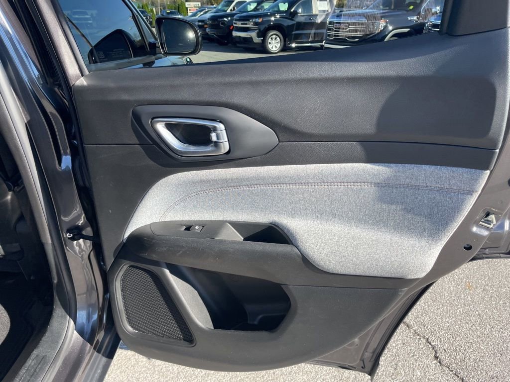 Used 2022 Jeep Compass Latitude image 37