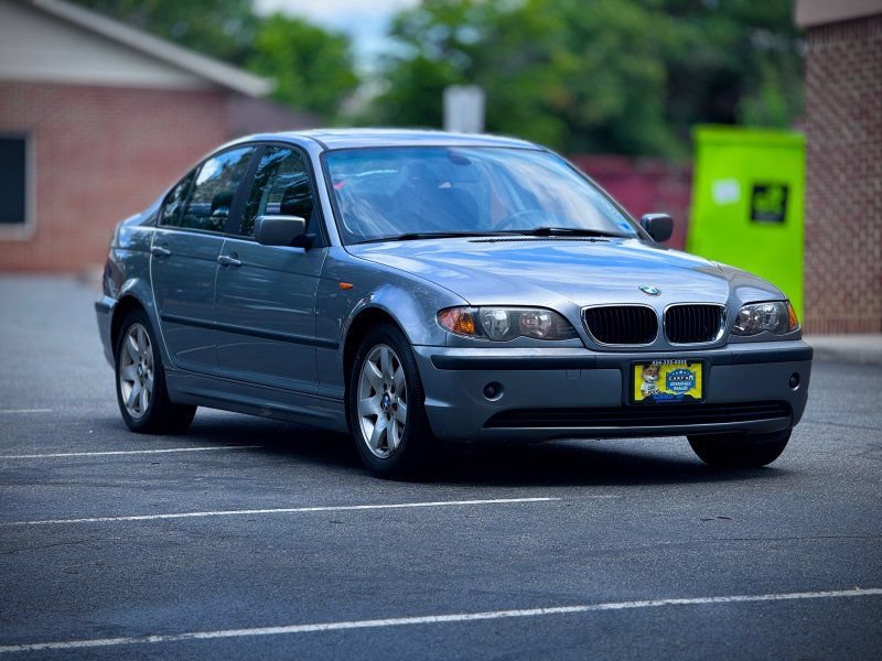 Used 2004 BMW 325i Sedan RWD image 1