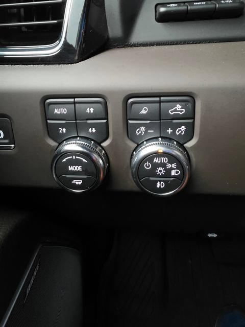 Used 2024 GMC Sierra 2500 Denali w/ Denali Reserve Package AWD/4WD image 35