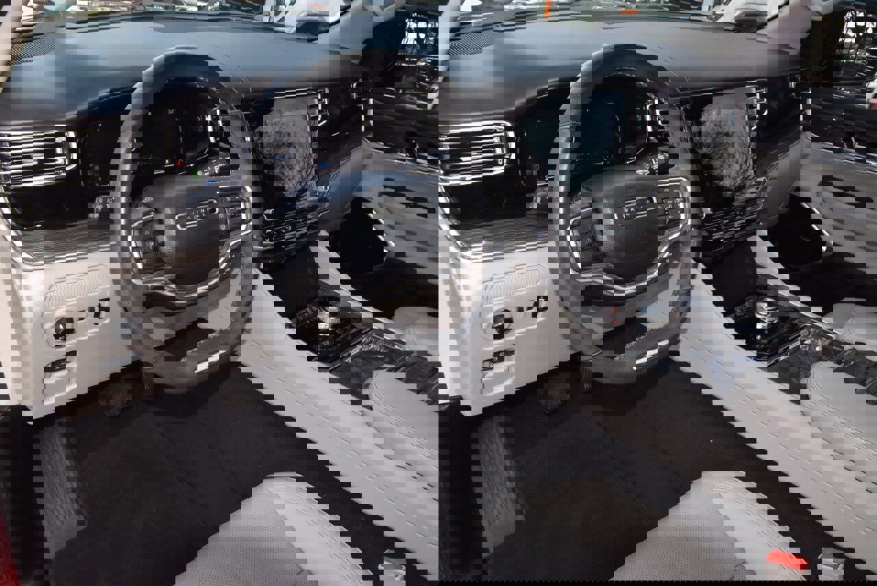 Used 2022 Jeep Wagoneer Series III w/ Premium Group I image 36