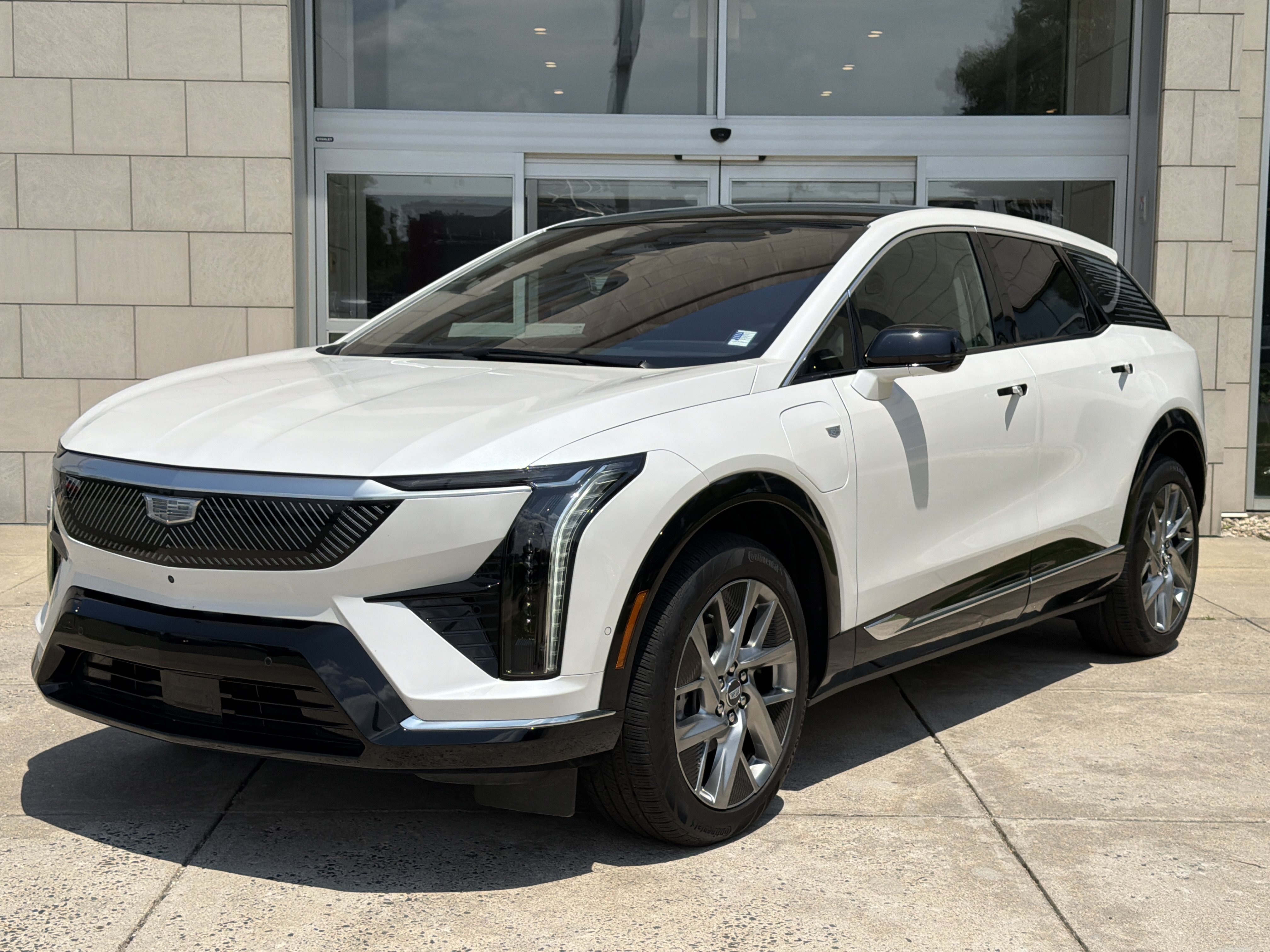 Used 2025 Cadillac Optiq Luxury 1 AWD/4WD image 12
