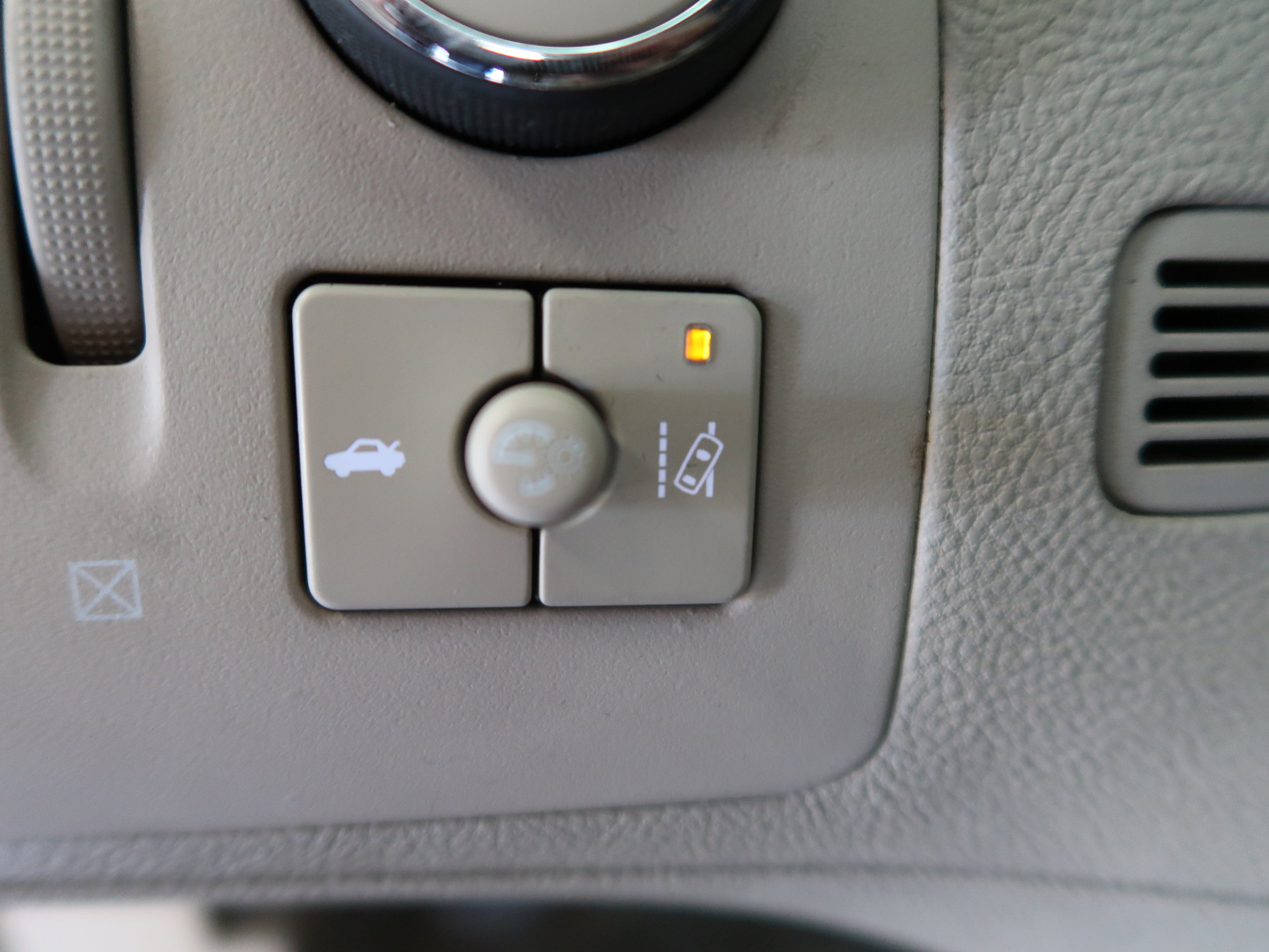 Used 2009 Cadillac DTS FWD image 20