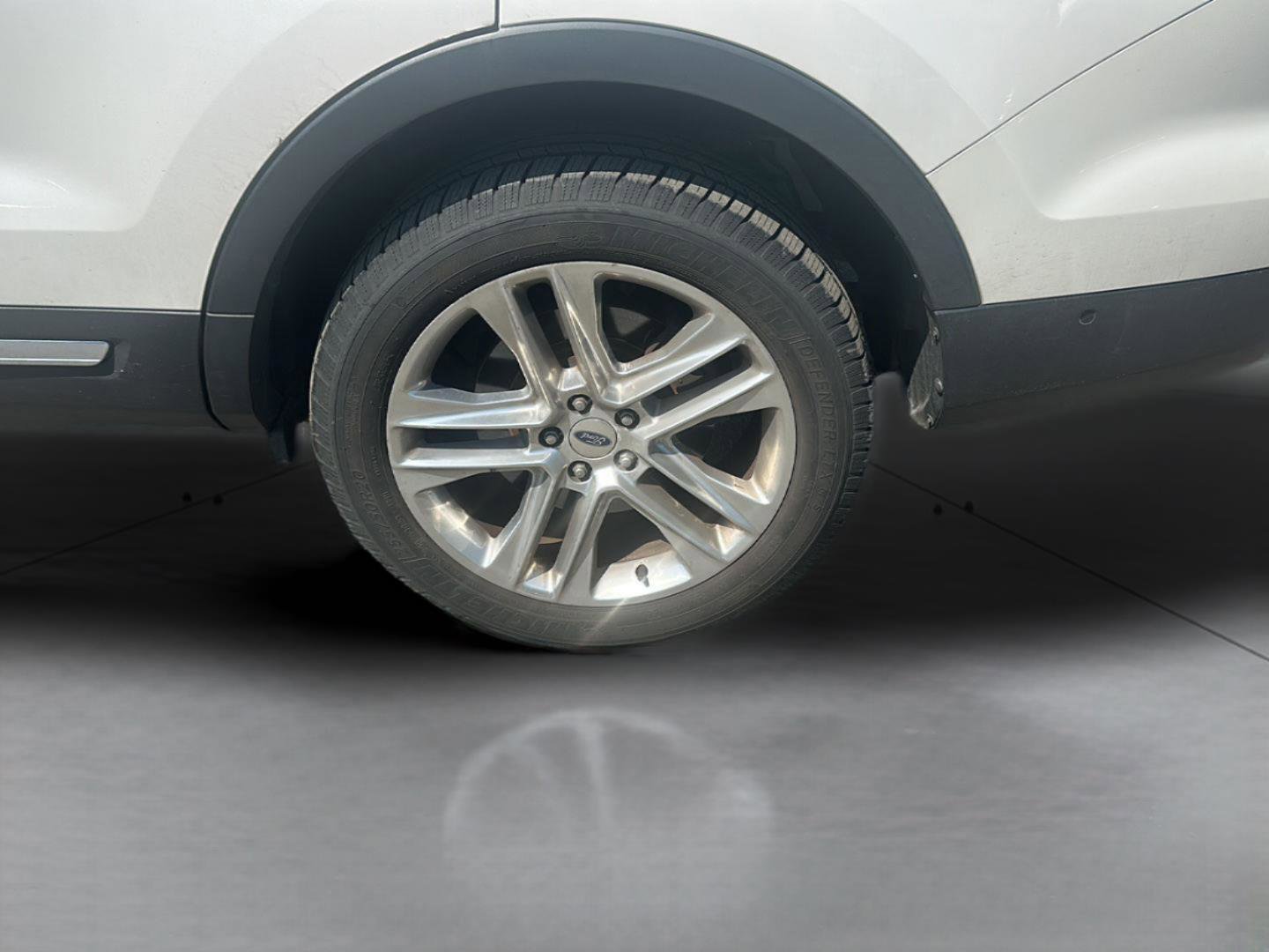 Used 2017 Ford Explorer Limited w/ Equipment Group 301A image 25