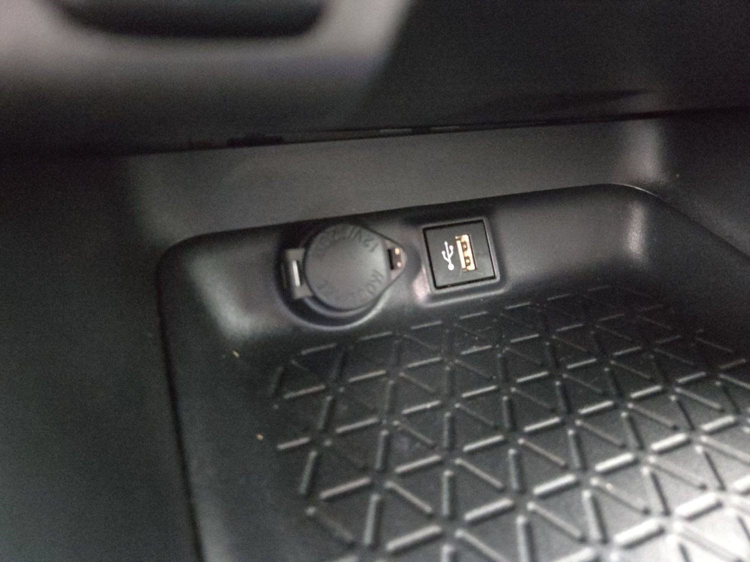 Certified 2025 Toyota RAV4 LE FWD image 23
