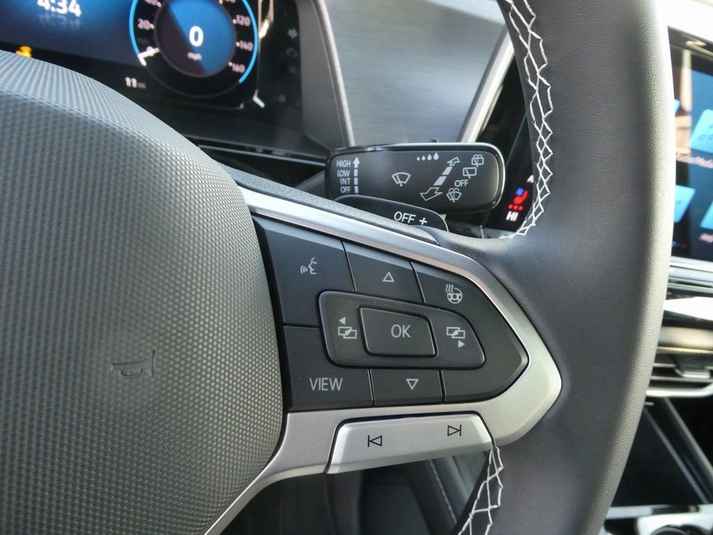 New 2026 Volkswagen Atlas Cross Sport SE image 14