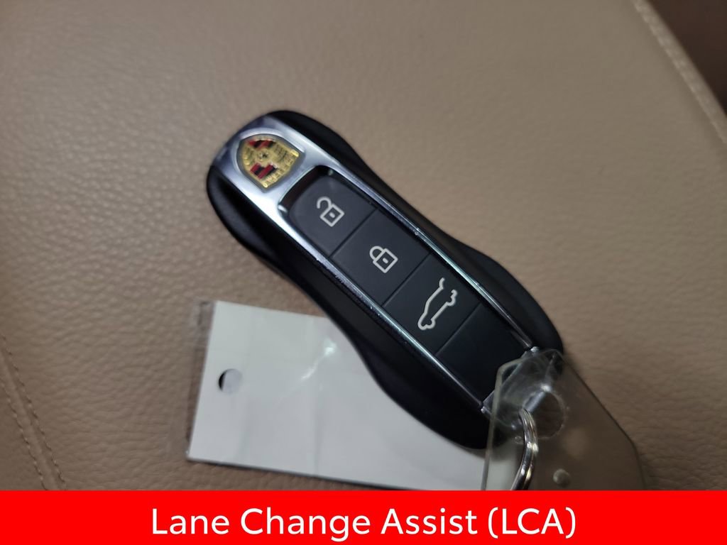 Used 2020 Porsche Cayenne Base image 16