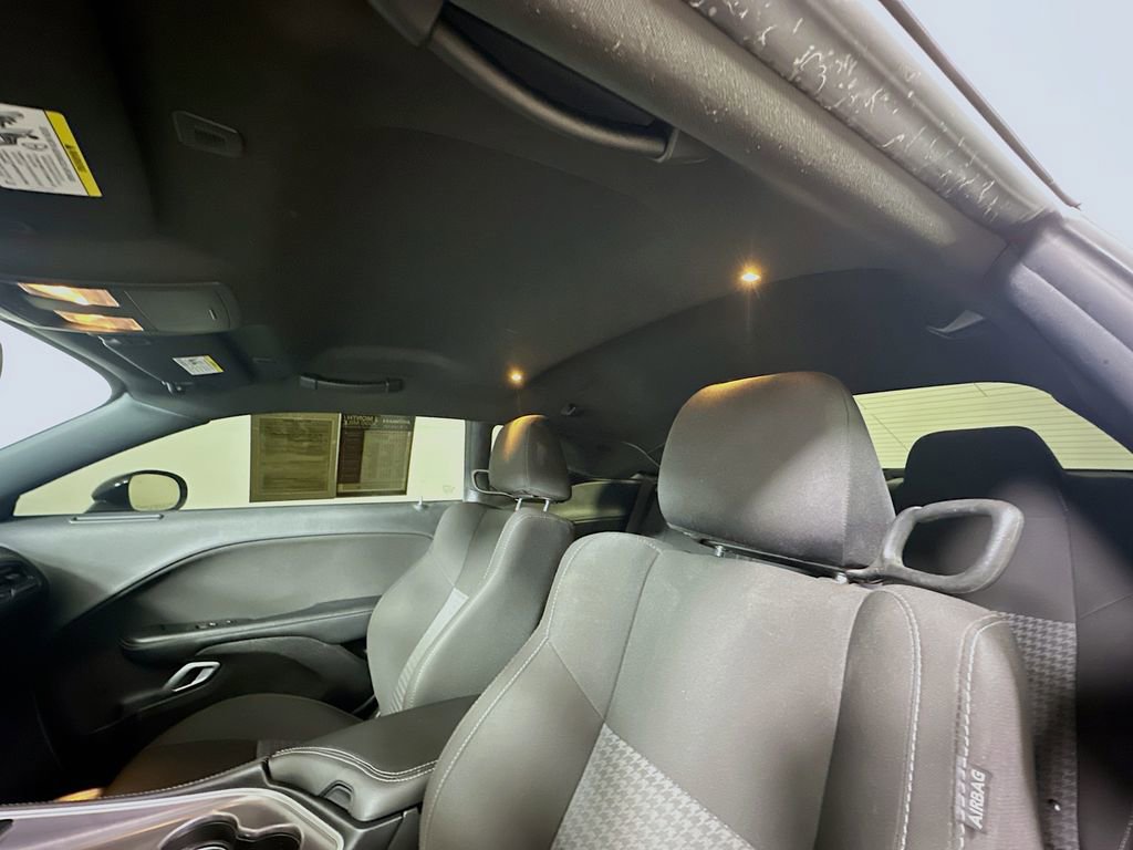 Used 2022 Dodge Challenger R/T RWD image 12