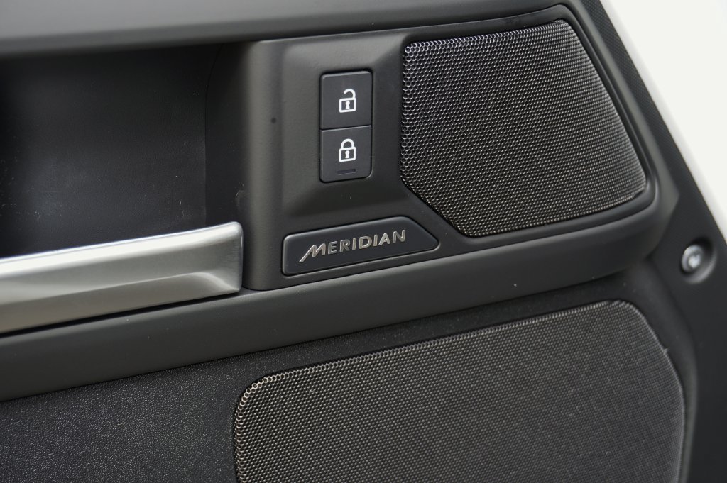 New 2026 Land Rover Defender 110 S AWD/4WD image 11