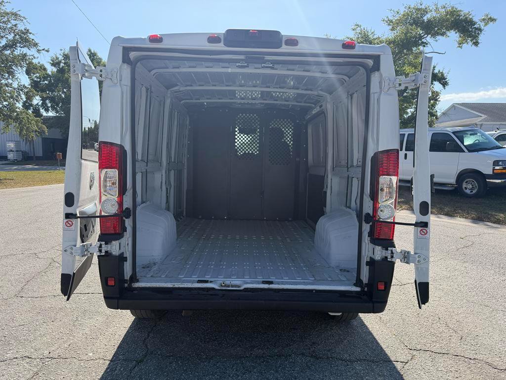 Used 2025 RAM ProMaster 2500 w/ U-Haul Equipment Group FWD image 6