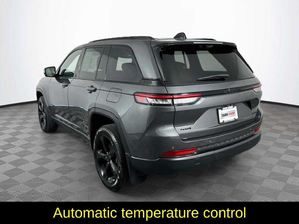 Used 2025 Jeep Grand Cherokee Limited w/ Luxury Tech Group II AWD/4WD image 7