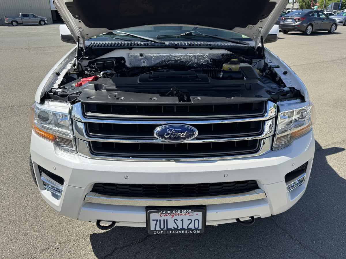 Used 2016 Ford Expedition Limited w/ Equipment Group 301A AWD/4WD image 44