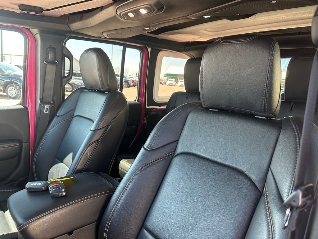 Used 2024 Jeep Wrangler Sahara w/ Technology Group image 13