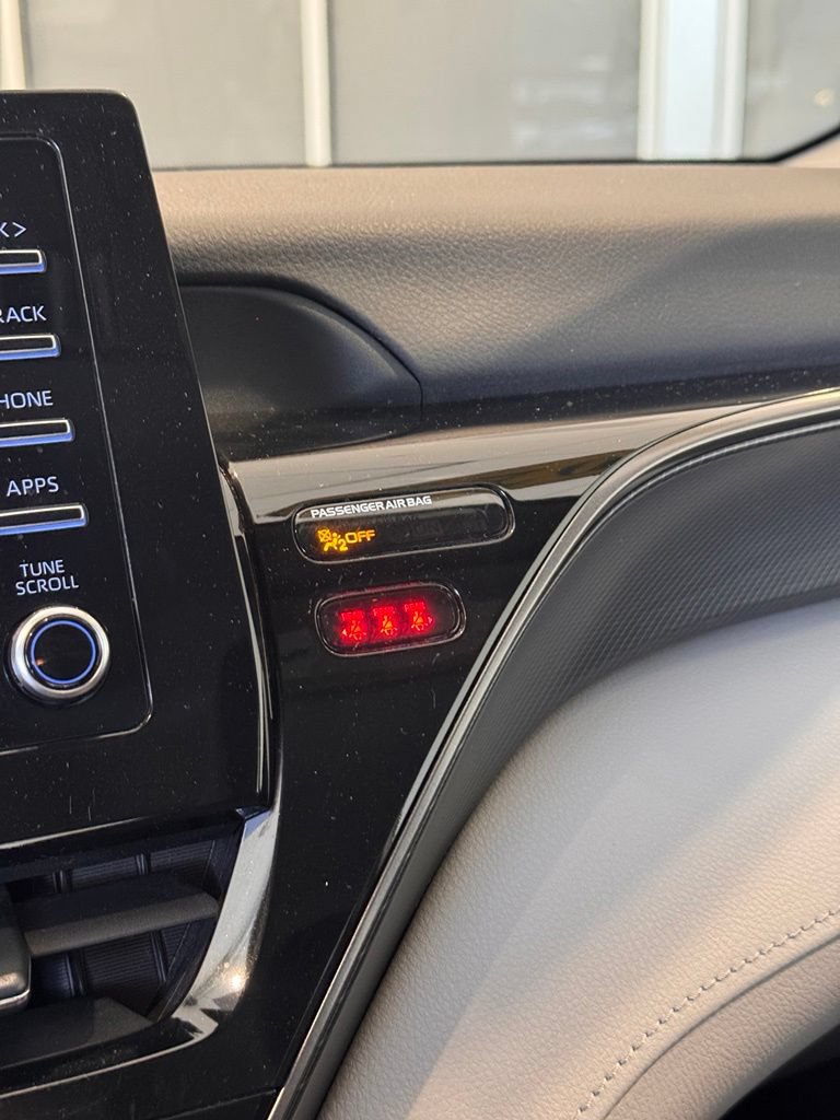 Used 2022 Toyota Camry LE w/ Convenience Package FWD image 15