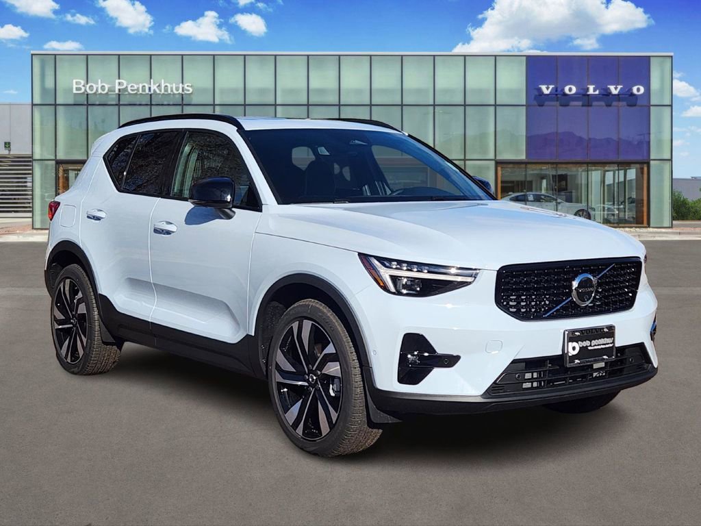 New 2026 Volvo XC40 B5 Ultra w/ Climate Package