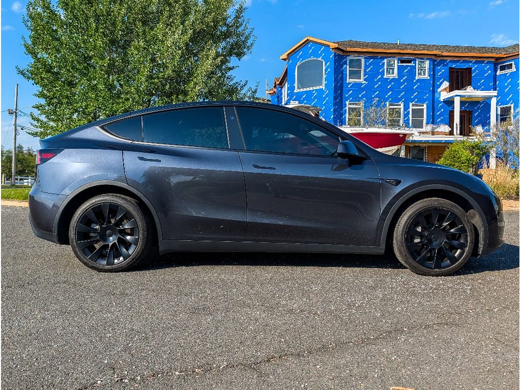 Used 2024 Tesla Model Y Long Range AWD/4WD image 4