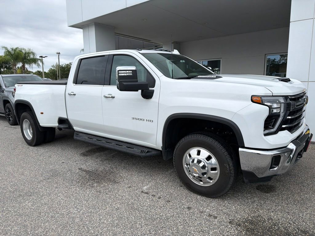Used 2025 Chevrolet Silverado 3500 LTZ w/ LTZ Plus Package AWD/4WD image 2