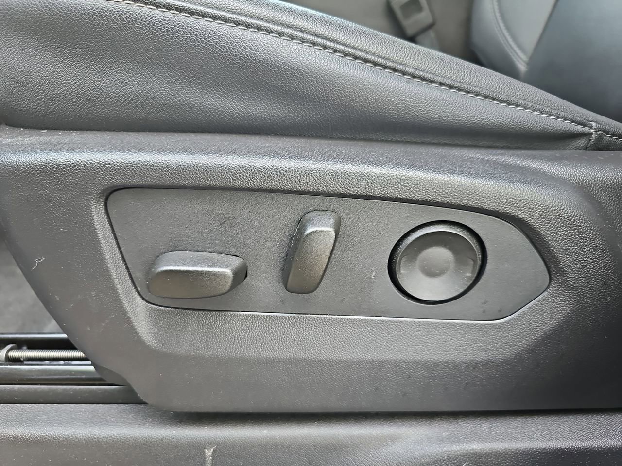 Certified 2024 Chevrolet Silverado 1500 LT Trail Boss w/ Convenience Package II image 34