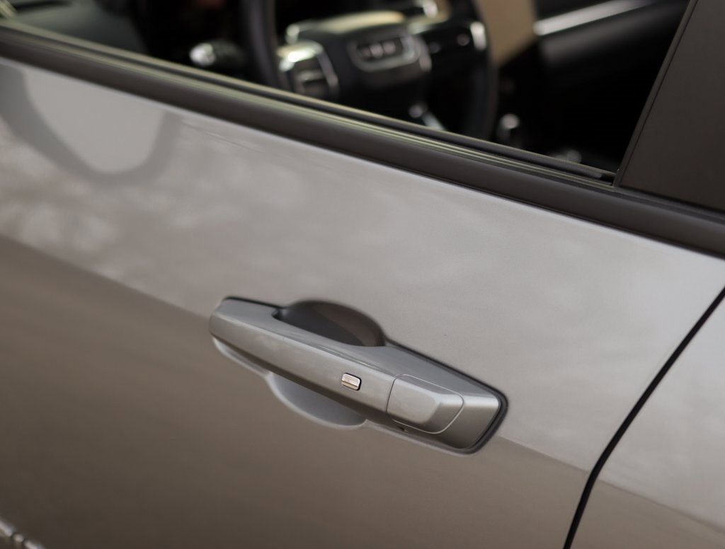 Used 2025 GMC Terrain Elevation image 34