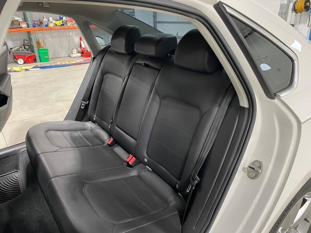 Used 2012 Volkswagen Passat 2.5 SE image 15