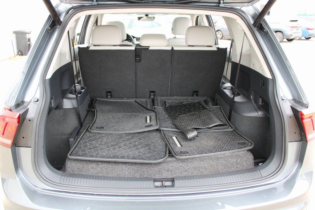 Used 2018 Volkswagen Tiguan SEL image 28
