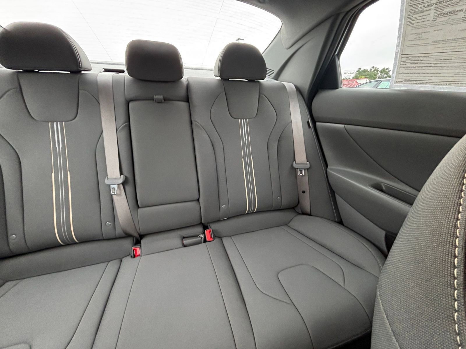 Used 2025 Hyundai Elantra SEL FWD image 38