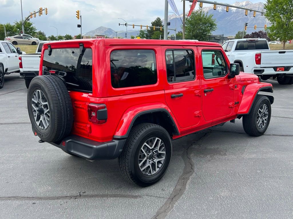 Used 2025 Jeep Wrangler Unlimited Sahara AWD/4WD image 7