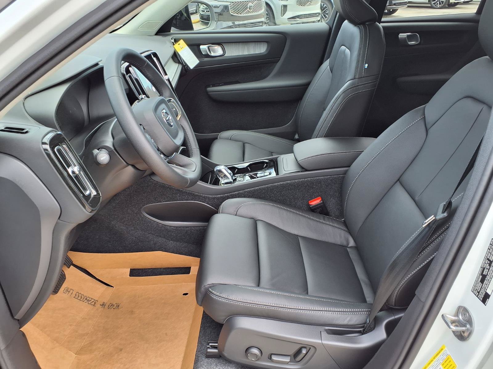 New 2026 Volvo XC40 B5 Plus w/ Protection Package Premier AWD/4WD image 13